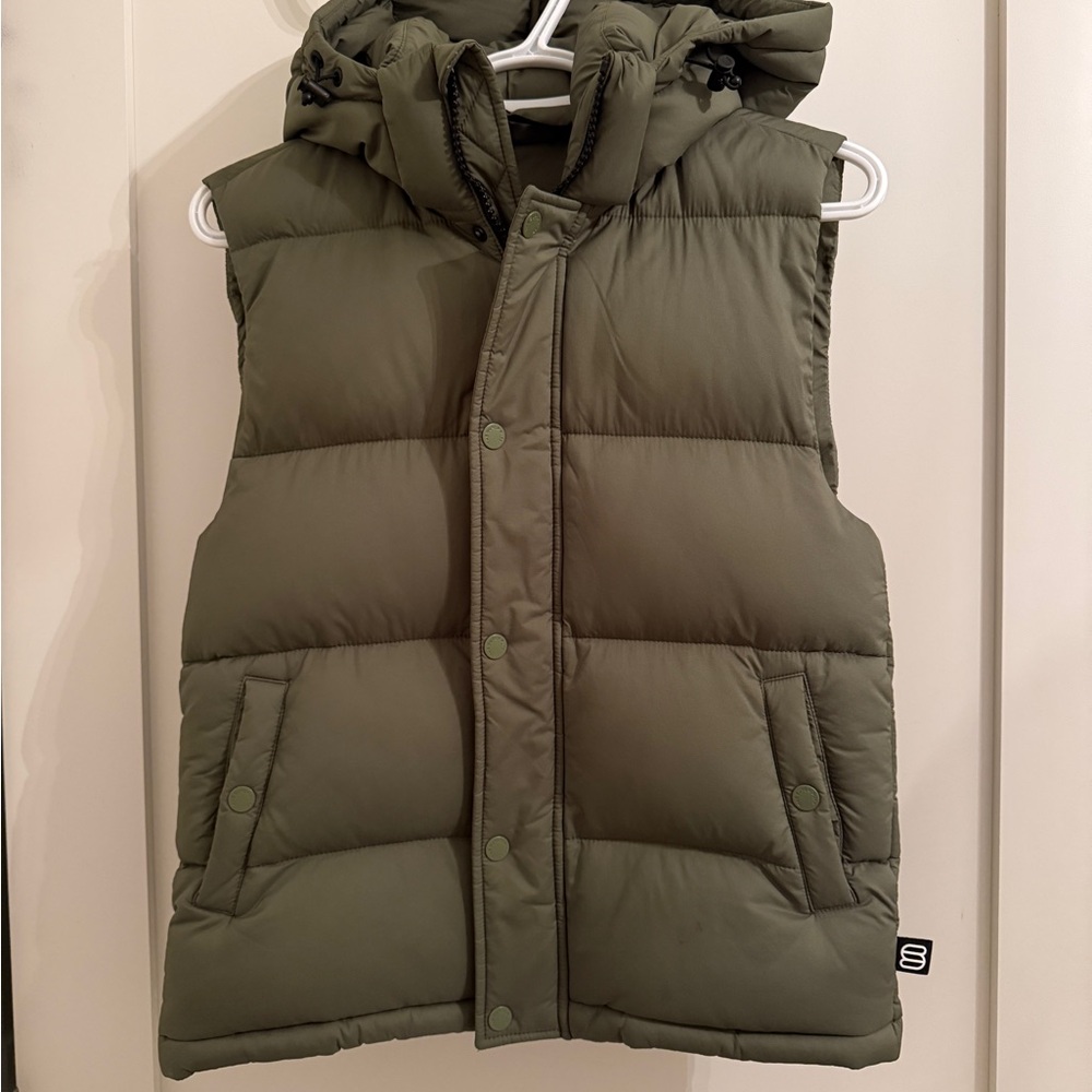 Aritzia Super (Re)Puff Vest
